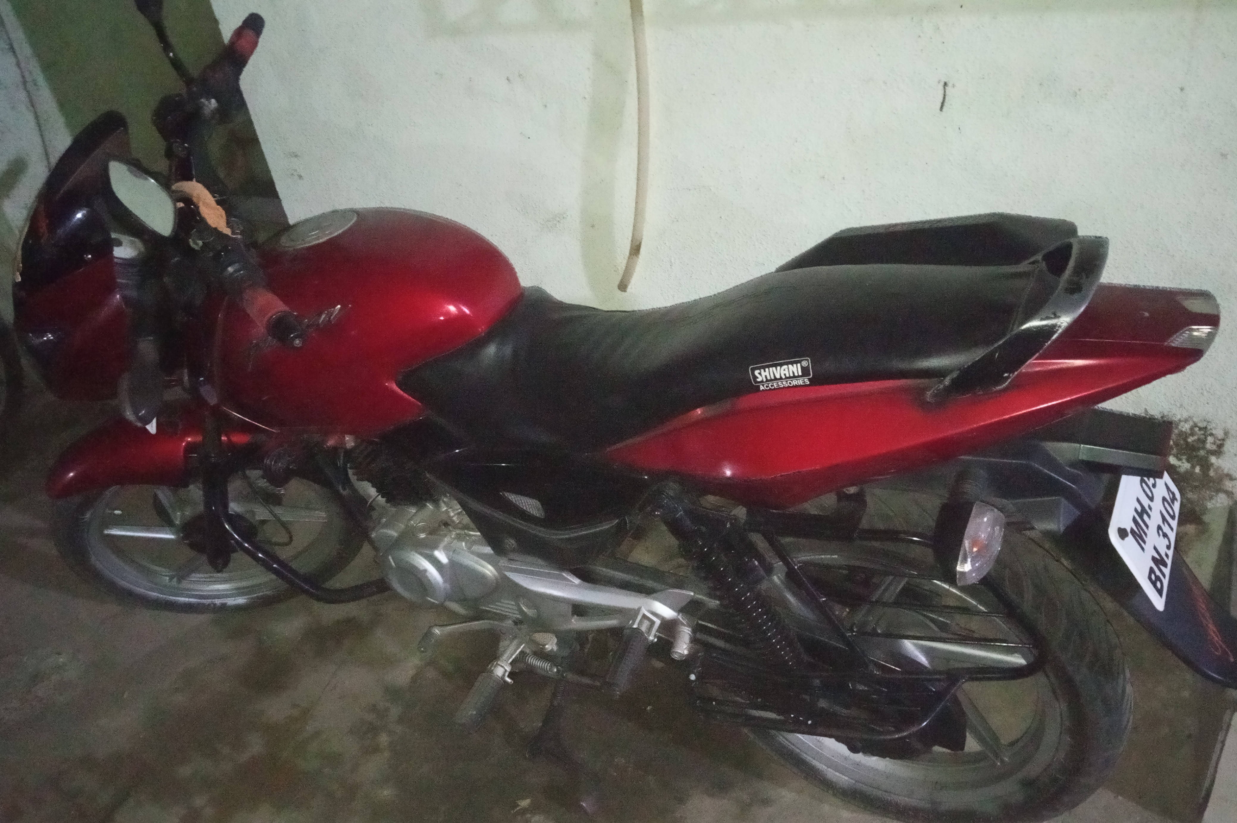 Bajaj Pulsar 180 STD (Non-ABS)