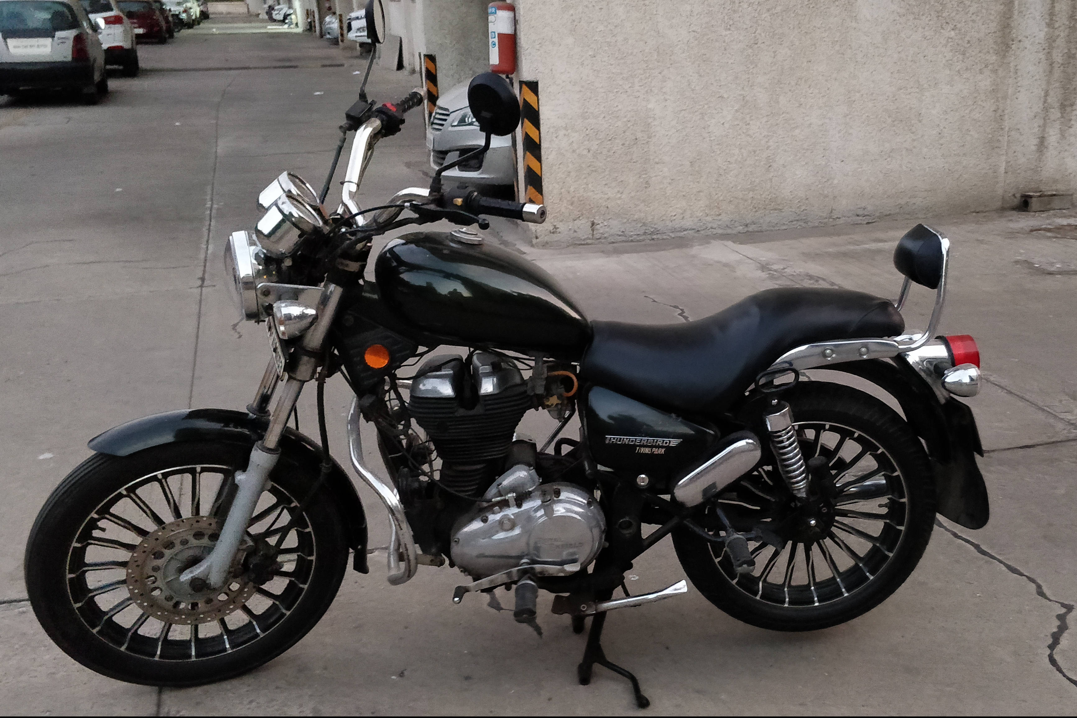 Royal Enfield Thunderbird 350 STD