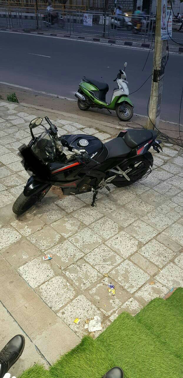 Bajaj Pulsar RS200 ABS