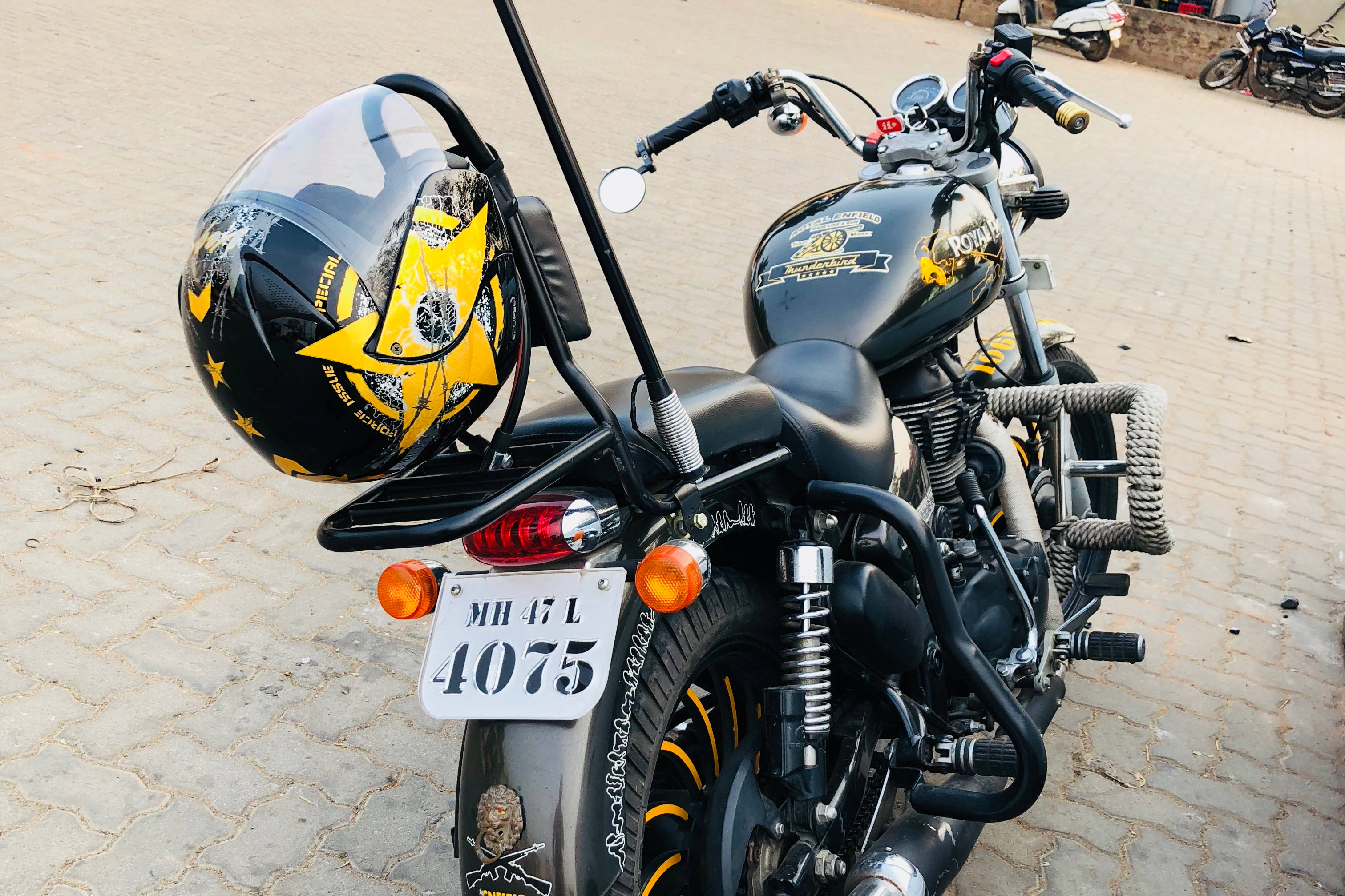 Royal Enfield Thunderbird 350 ABS