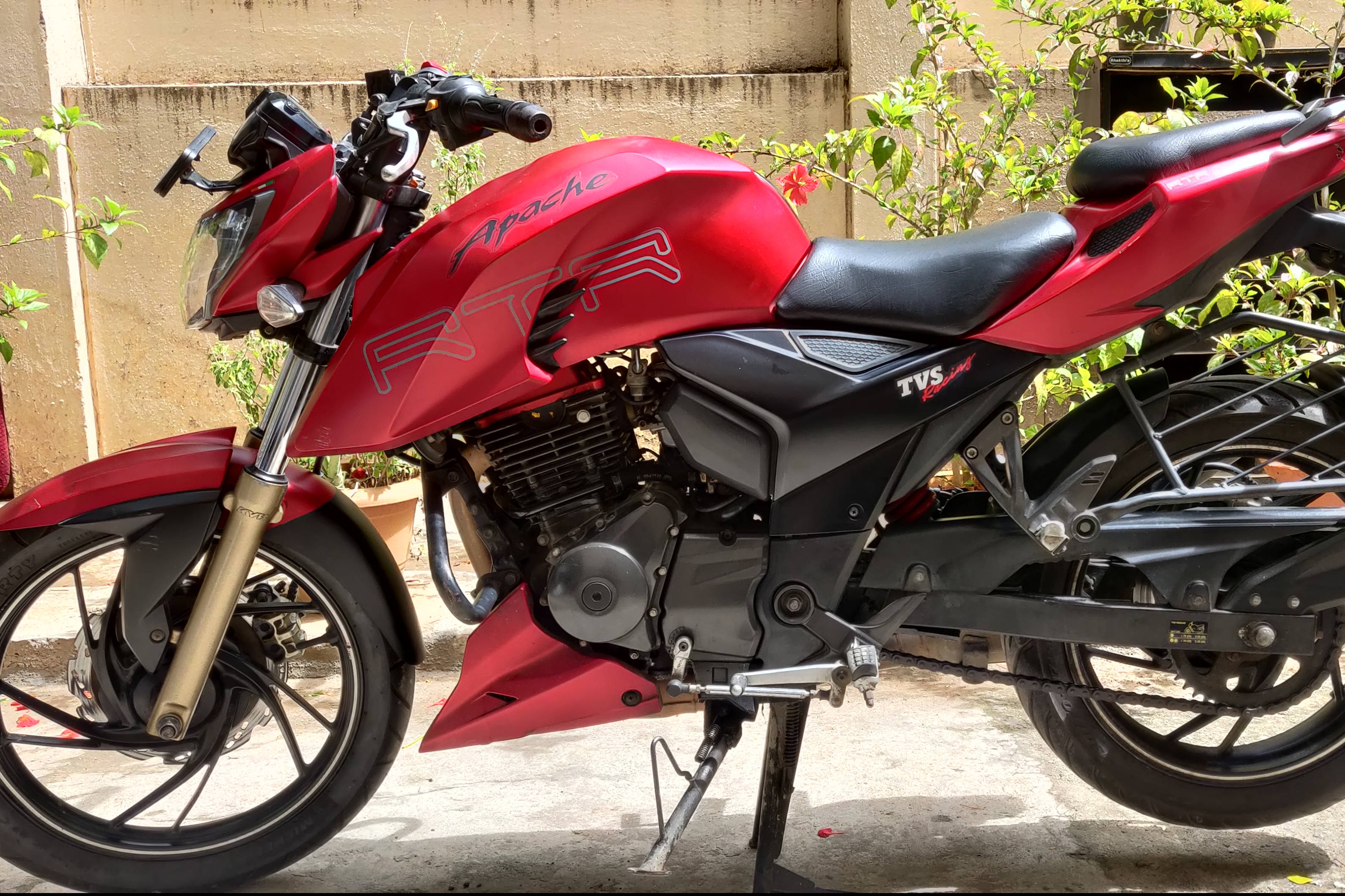 TVS Apache RTR 200 4V 2016-2017 Pirelli