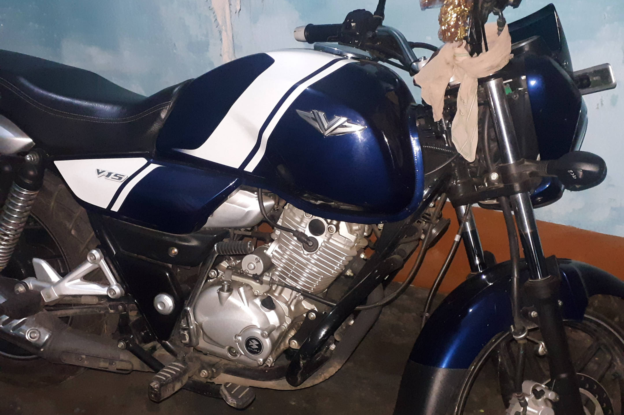 Bajaj V12 DISC