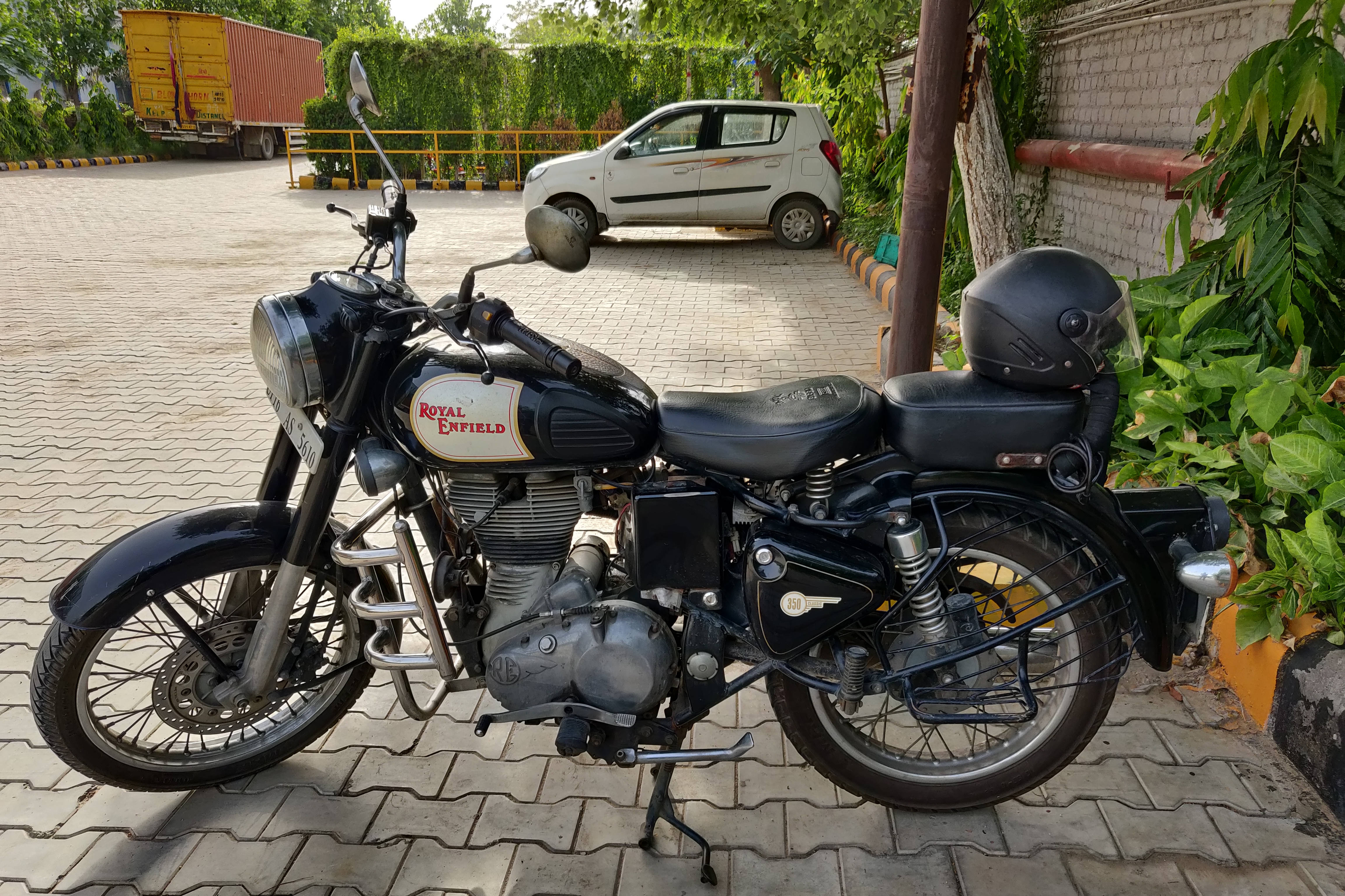 Royal Enfield Classic 350 STD