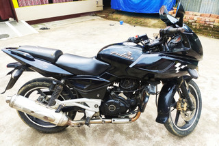 Bajaj Pulsar 220 F Price in Guwahati (On Road)