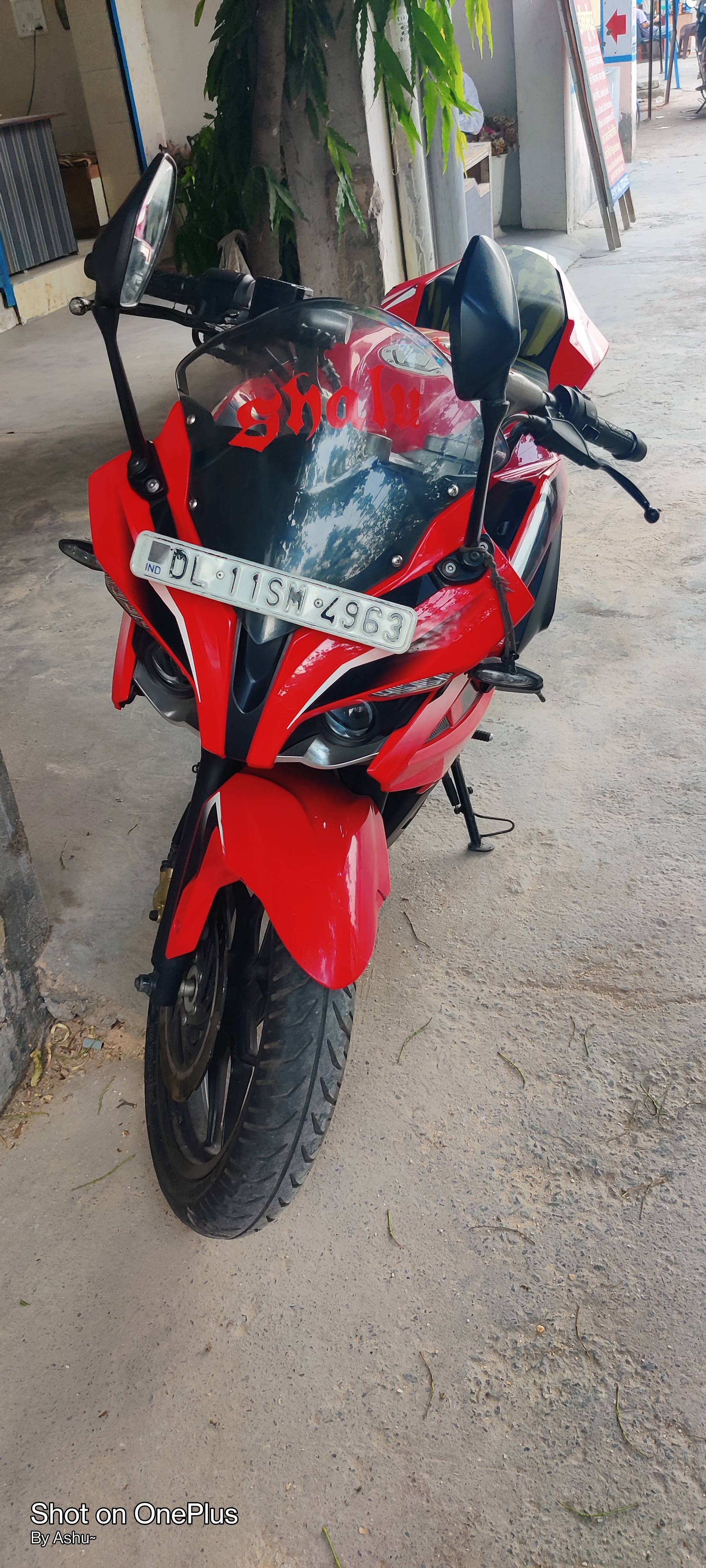 Bajaj Pulsar RS200 STD