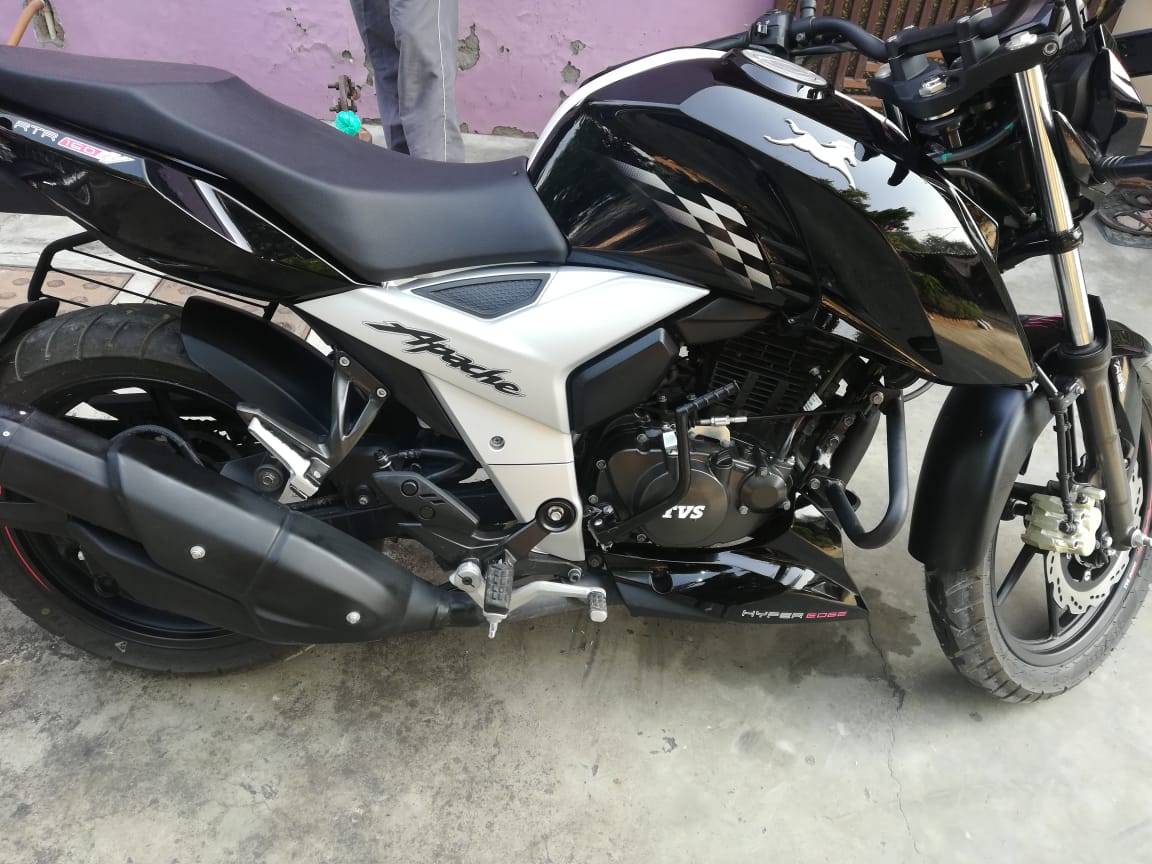 TVS Apache RTR 160 4V Dual Disc ABS