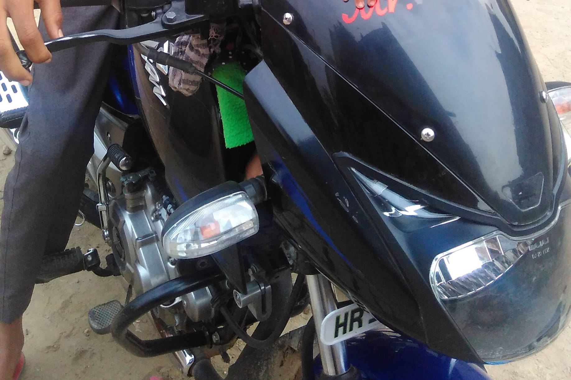 Bajaj Pulsar 180 STD (Non-ABS)