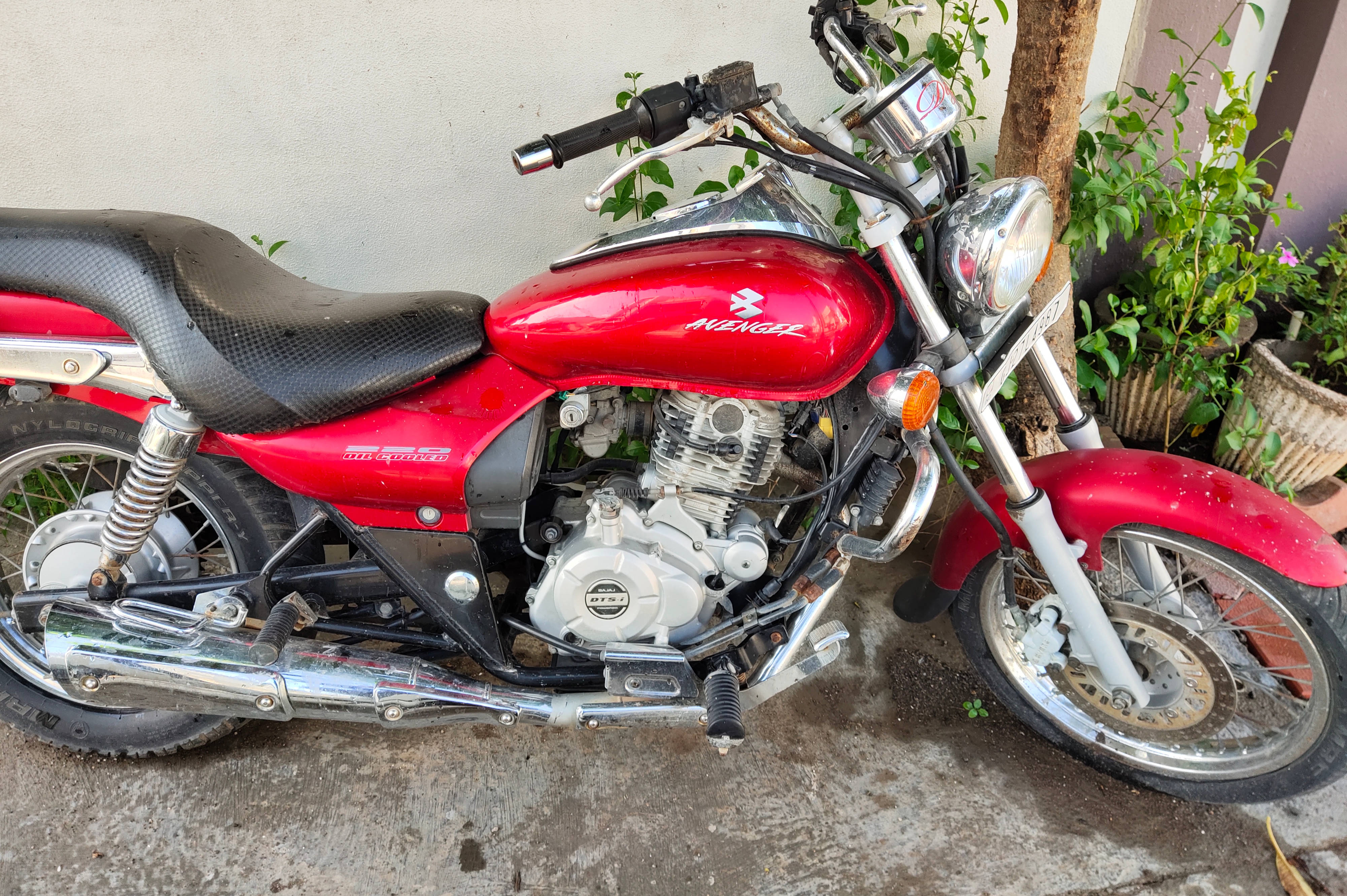 Bajaj Avenger 220 STD