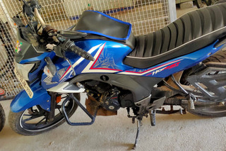 Honda Bike Price Hornet Bs4 Mileage Fuel Tank Honda Hornet 160r