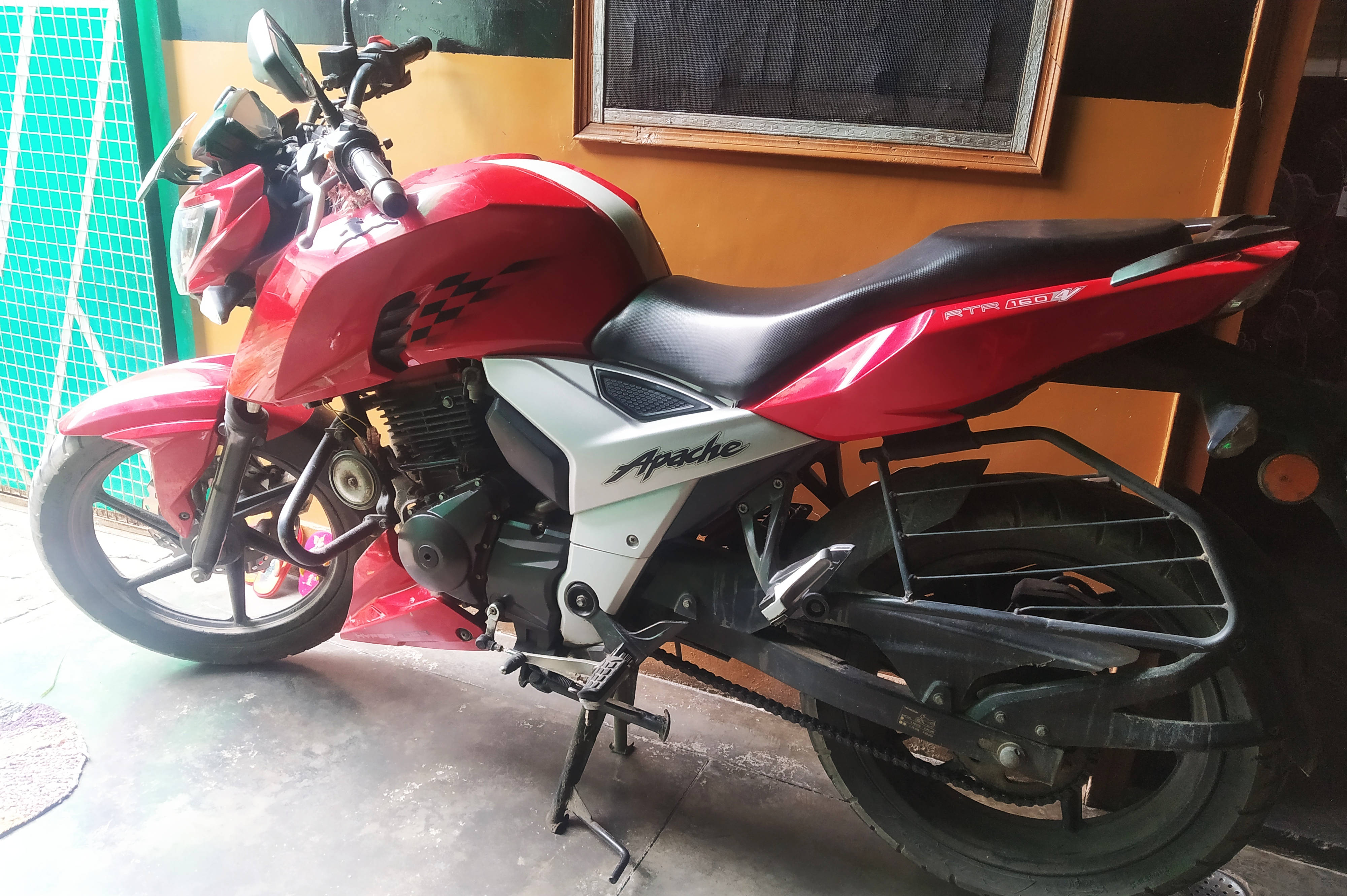 TVS Apache RTR 160 4V Dual Disc ABS