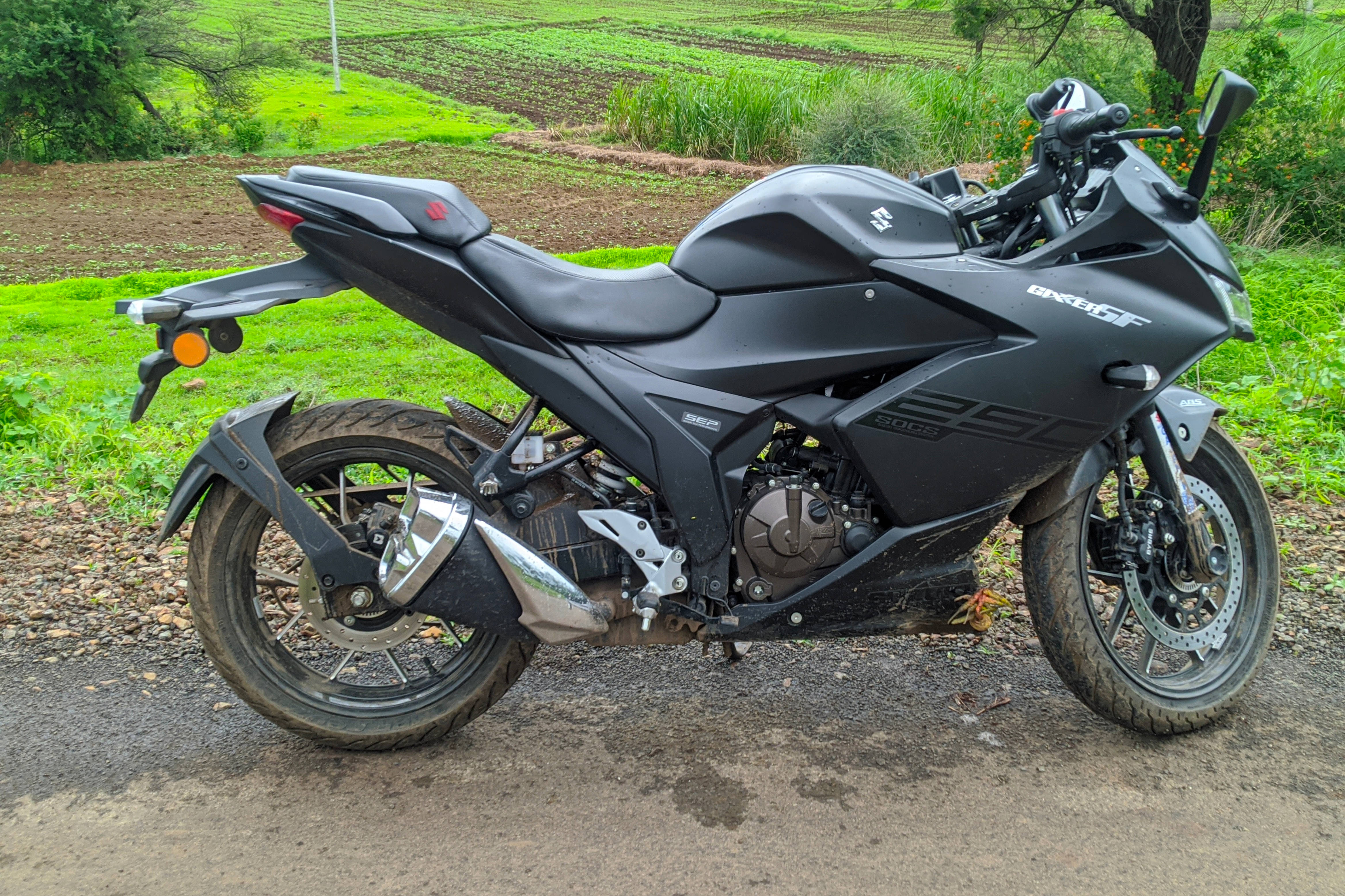 Suzuki Gixxer SF 250 BS4 ABS