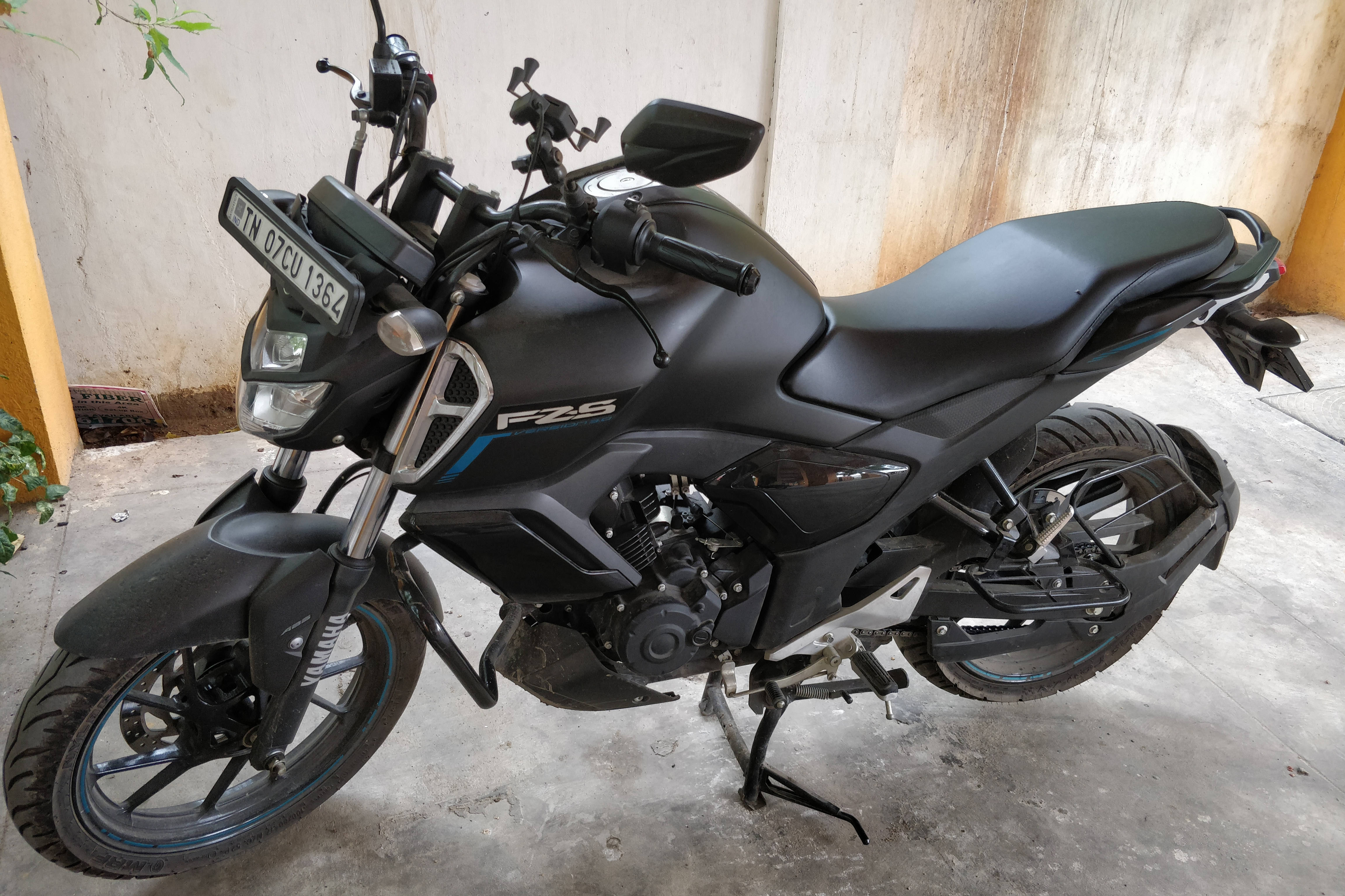 Yamaha FZS-FI V3 Dark Night