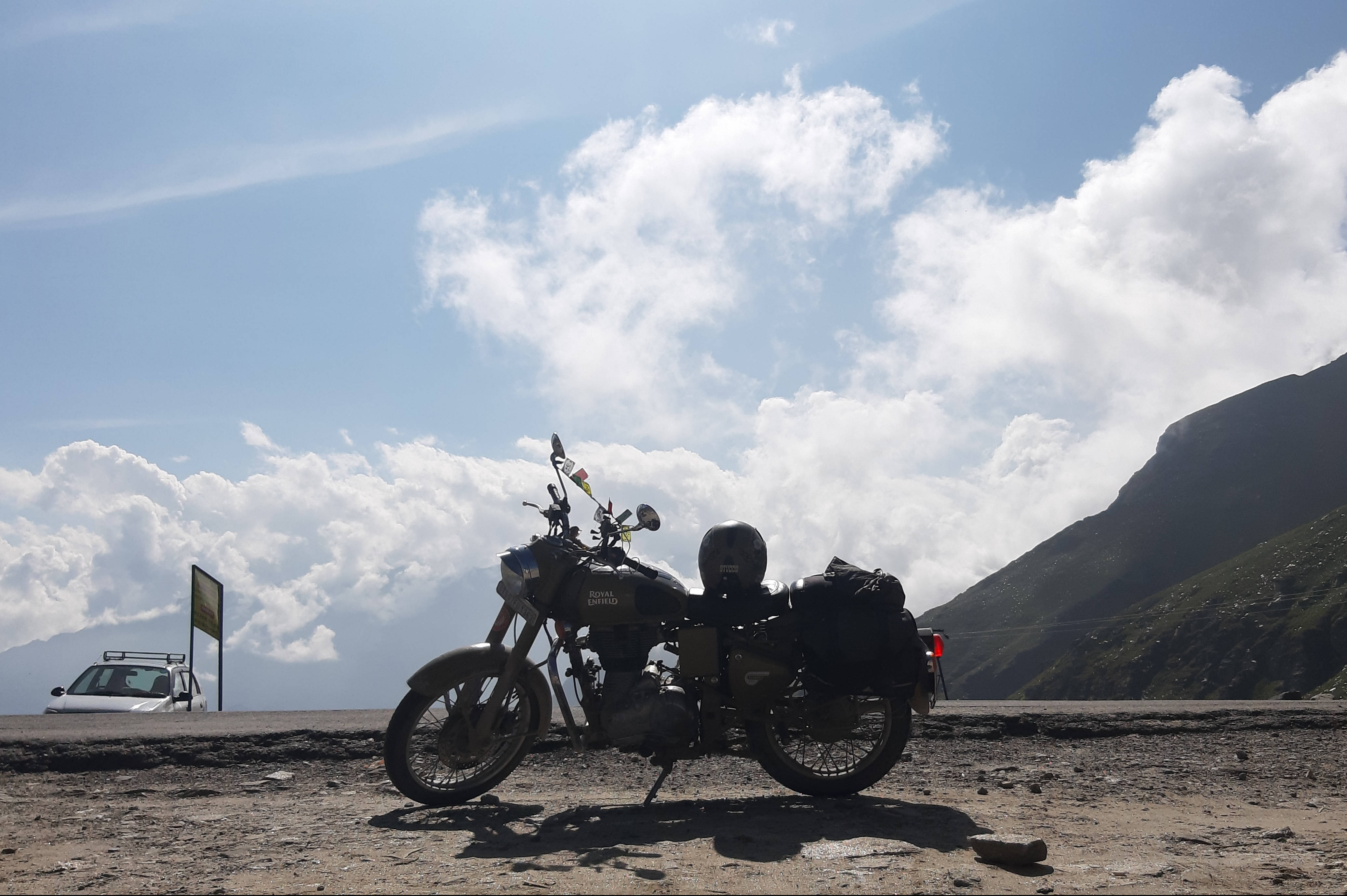 Royal Enfield Classic 500 Desert Storm