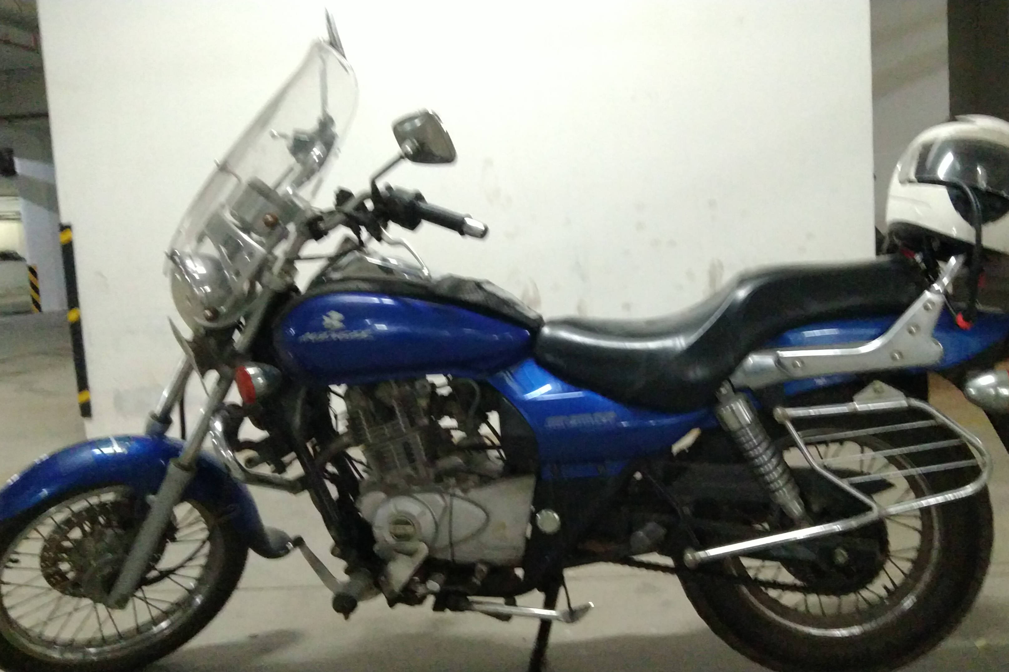 Bajaj Avenger 220 STD