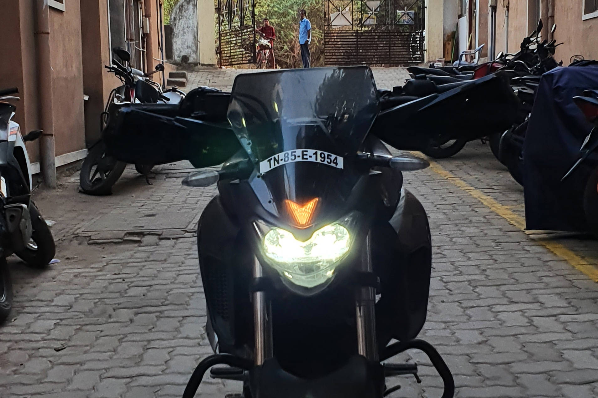 Yamaha FZ25