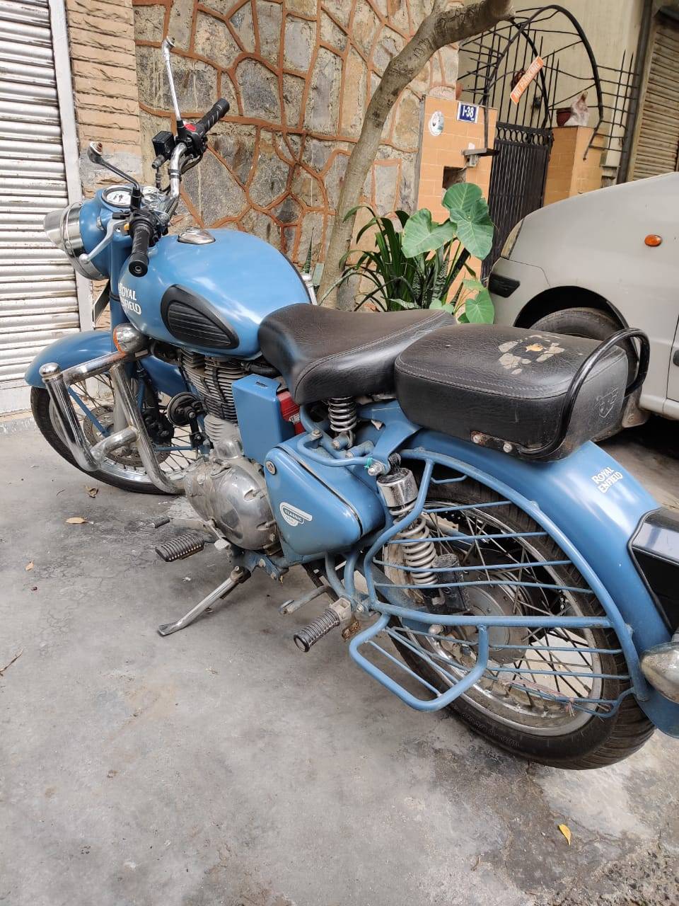 Royal Enfield Classic 500 Squadron Blue