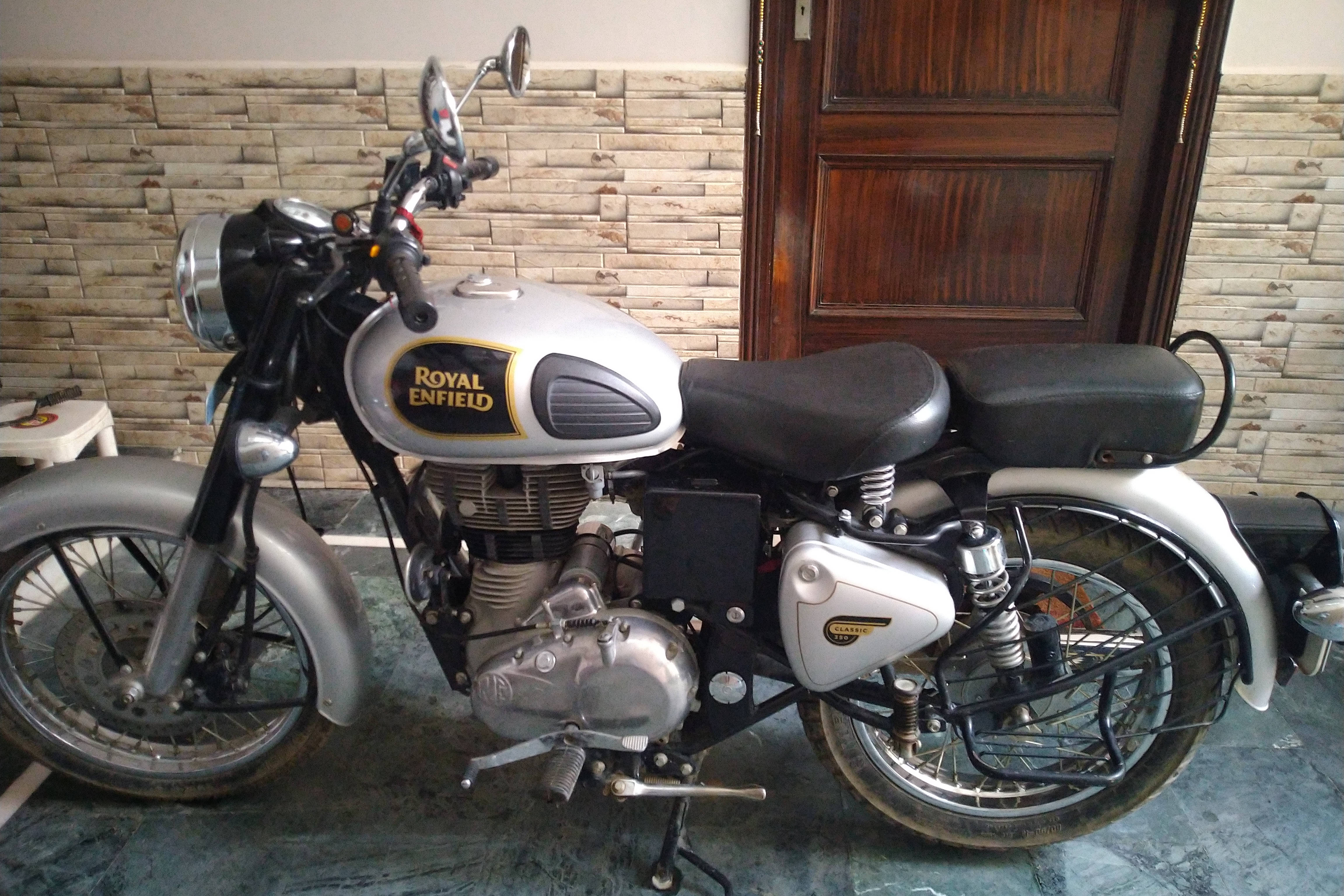 Royal Enfield Classic 350 STD