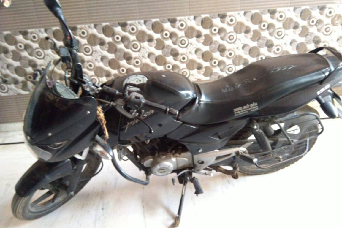 Bajaj Pulsar 180 STD (Non-ABS)