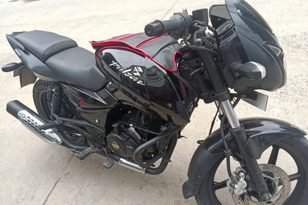 Bajaj Pulsar 180 STD (Non-ABS)