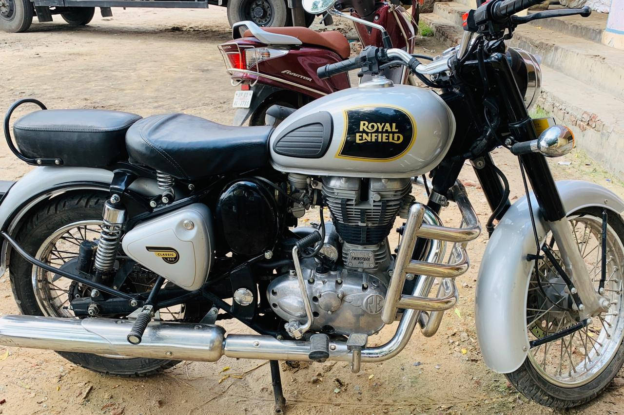 Royal Enfield Classic 350 Signals Edition