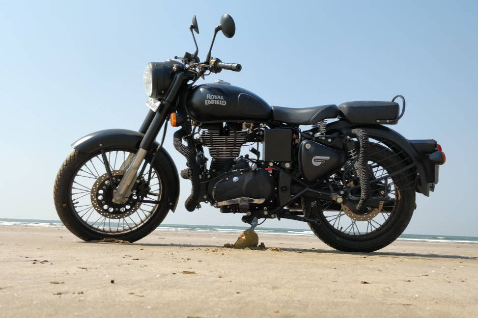 Royal Enfield Classic 500 Stealth Black