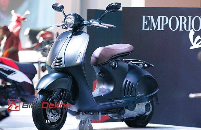 Vespa 946 Emporio Armani