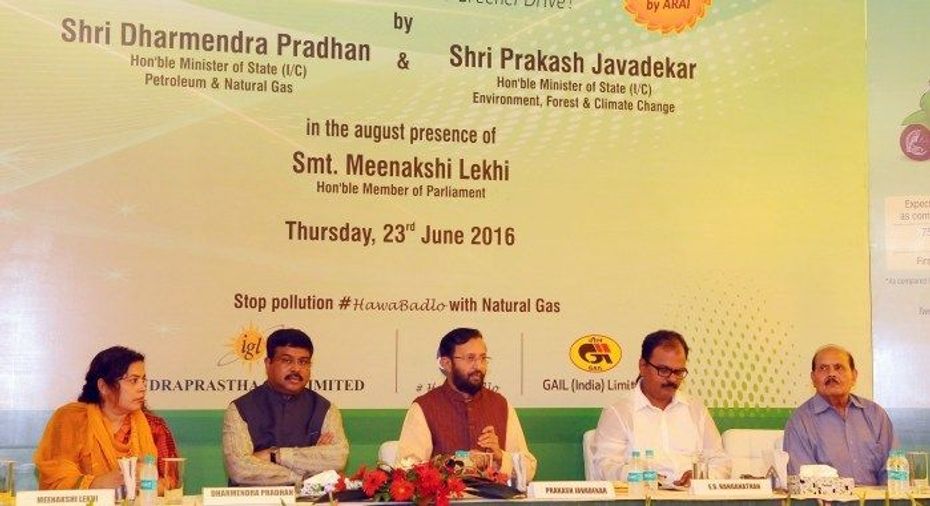 Govt. Launches CNG Retrofitted Two Wheelers