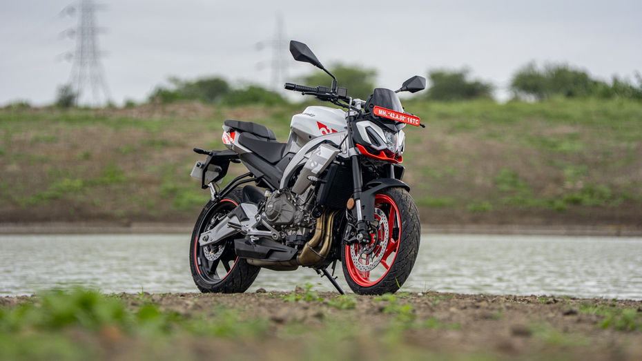 Aprilia Tuono 457