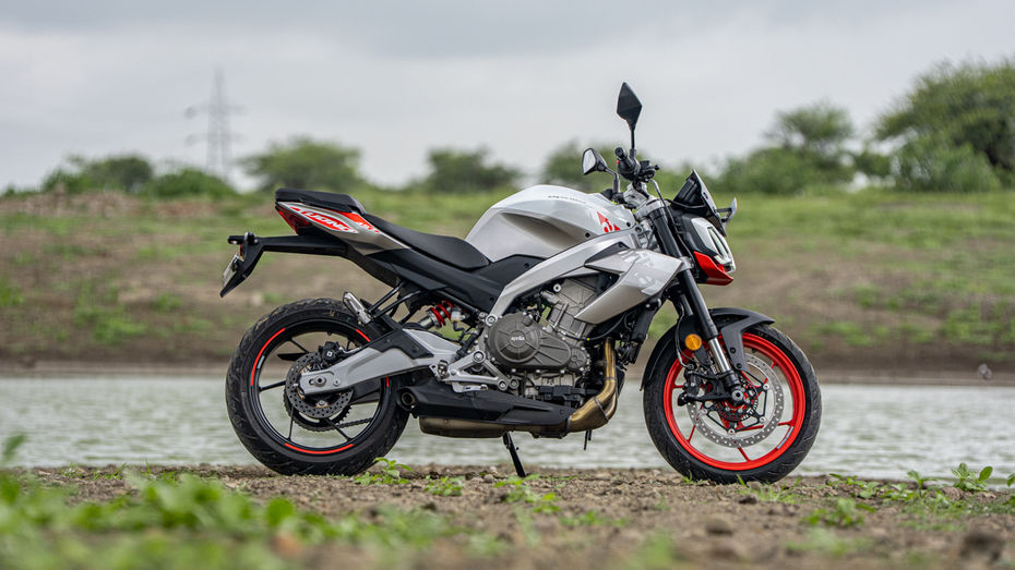 Aprilia Tuono 457