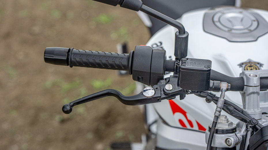 Aprilia Tuono 457