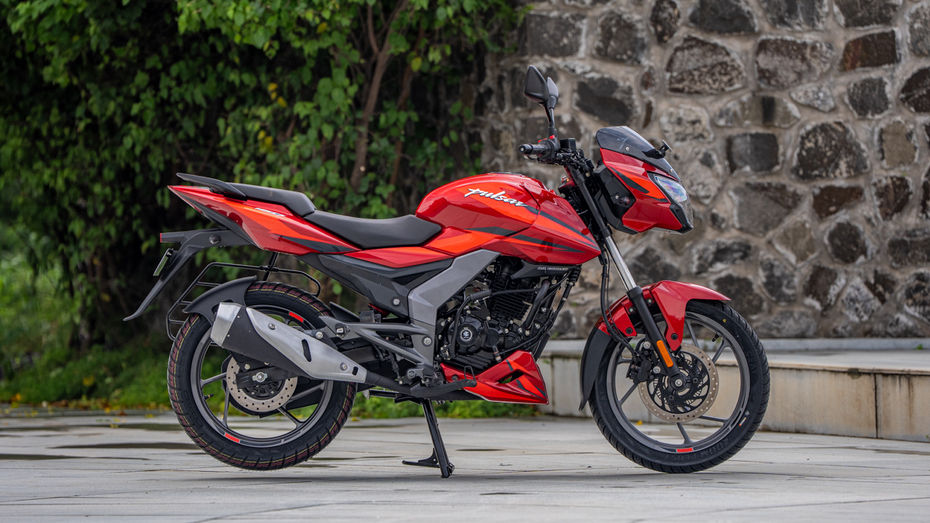 2026 Bajaj Pulsar 150 Red