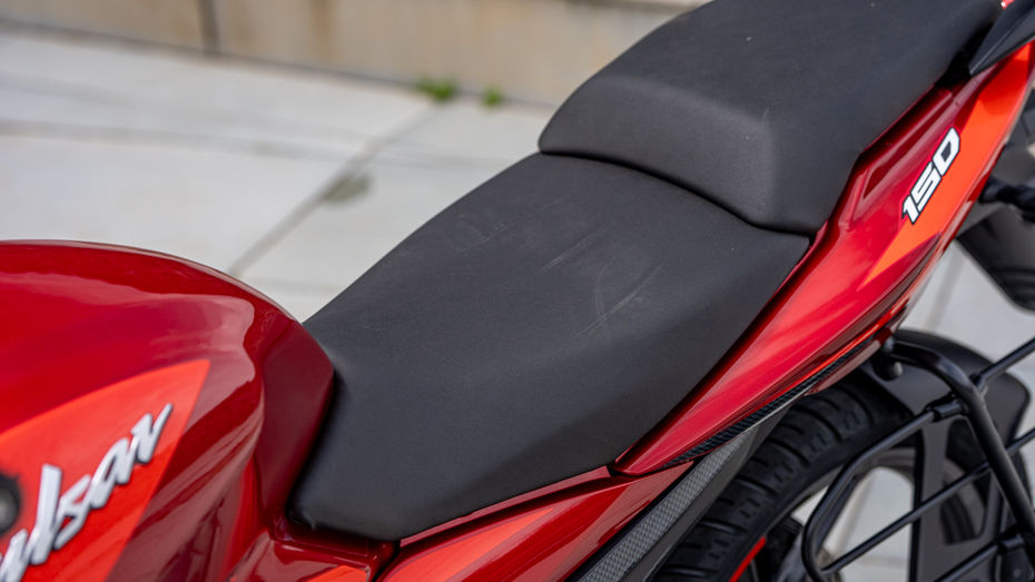 2026 Bajaj Pulsar 150 Seat
