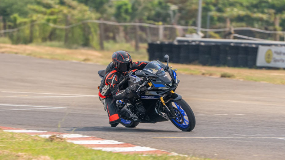 Yamaha YZF- R2