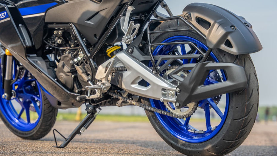 Yamaha YZF- R2 Yamaha YZF- R2