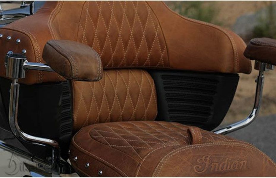Indian-Roadmaster-pillion-seat