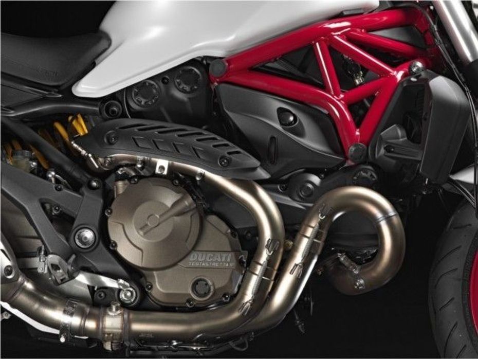 Ducati-Monster-821-Engine
