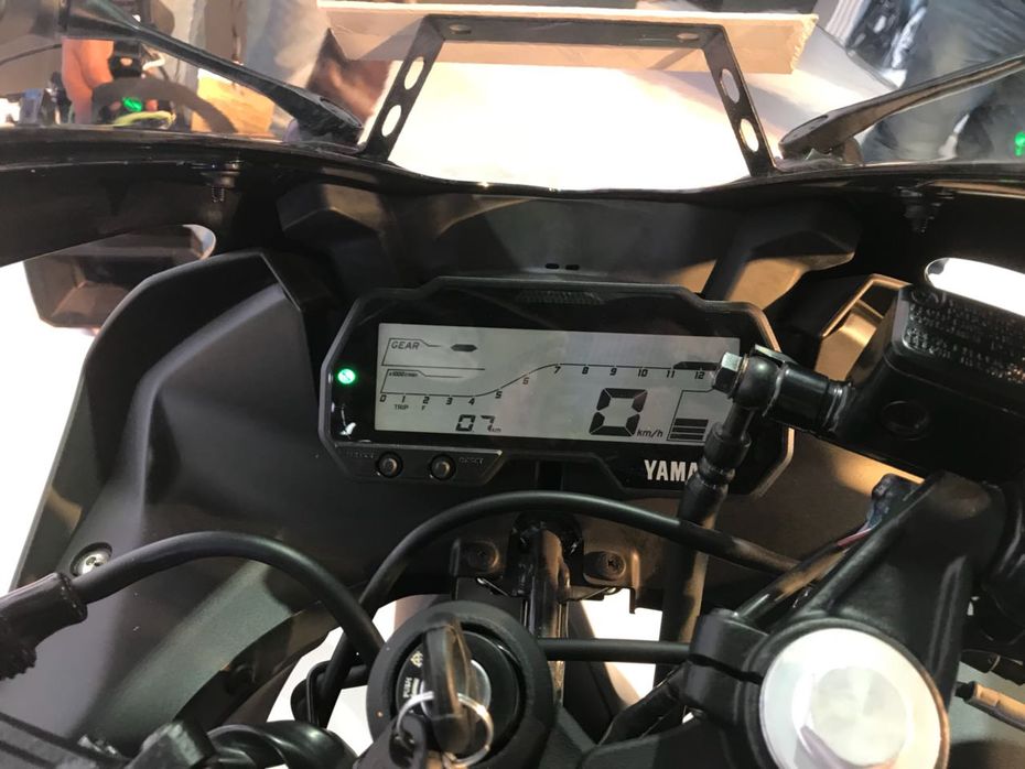 Yamaha R15 V3.0 First Look Review