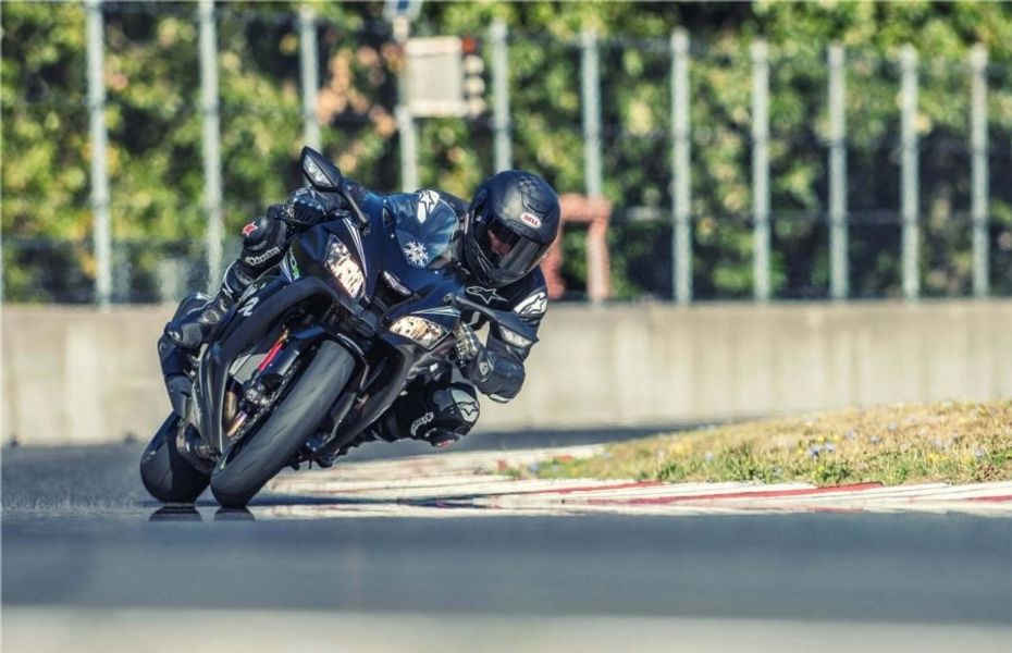 Kawasaki Ninja ZX-10RR priced at Rs 20.90 lakh in India Kawasaki Ninja ZX-10RR priced at Rs 20.90 lakh in India