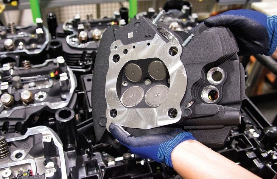 Harley-Davidson Milwaukee-Eight 4-valve cylinder head