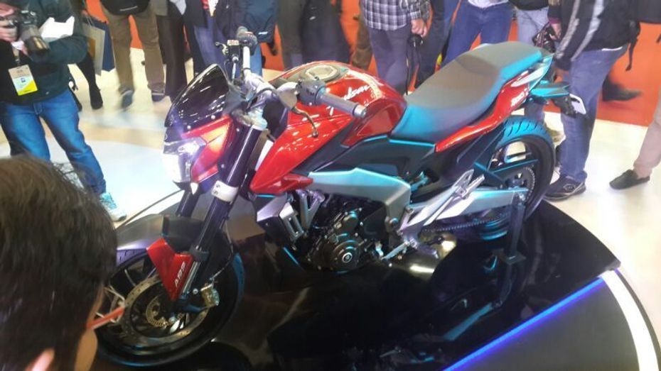 Bajaj Pulsar unveiled SS400 and CS400 at the Indian Auto Expo