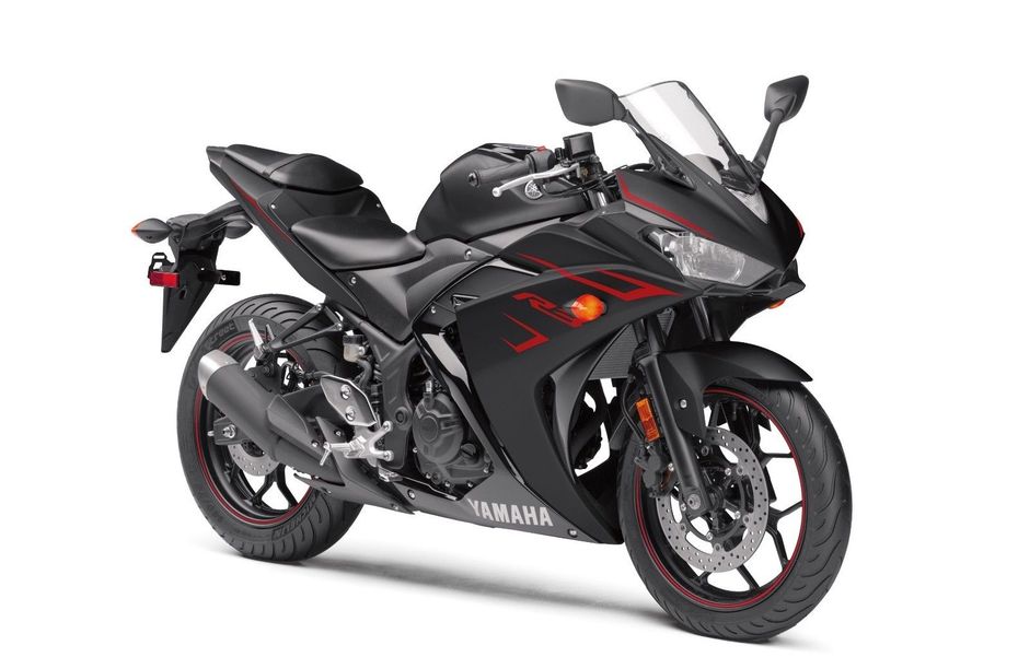 Yamaha Launches 2018 YZF-R3 At Auto Expo 2018 | BikeDekho