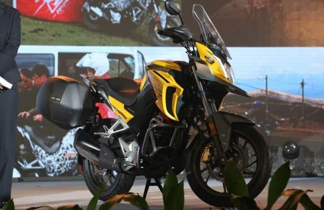Honda's New CB190X Adventure Bike Unveiled | BikeDekho