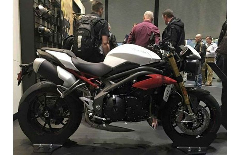 2016 Triumph Speed Triple R 2016 Triumph Speed Triple R