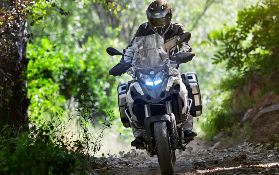 Benelli TRK 502 Vs Kawasaki Versys-X 300 Vs BMW G 310 GS