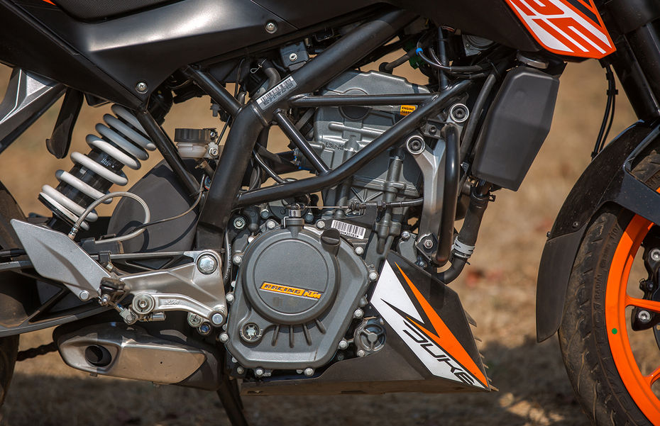 Yamaha MT-15 vs rivals