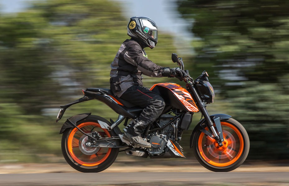 Yamaha MT-15 vs rivals