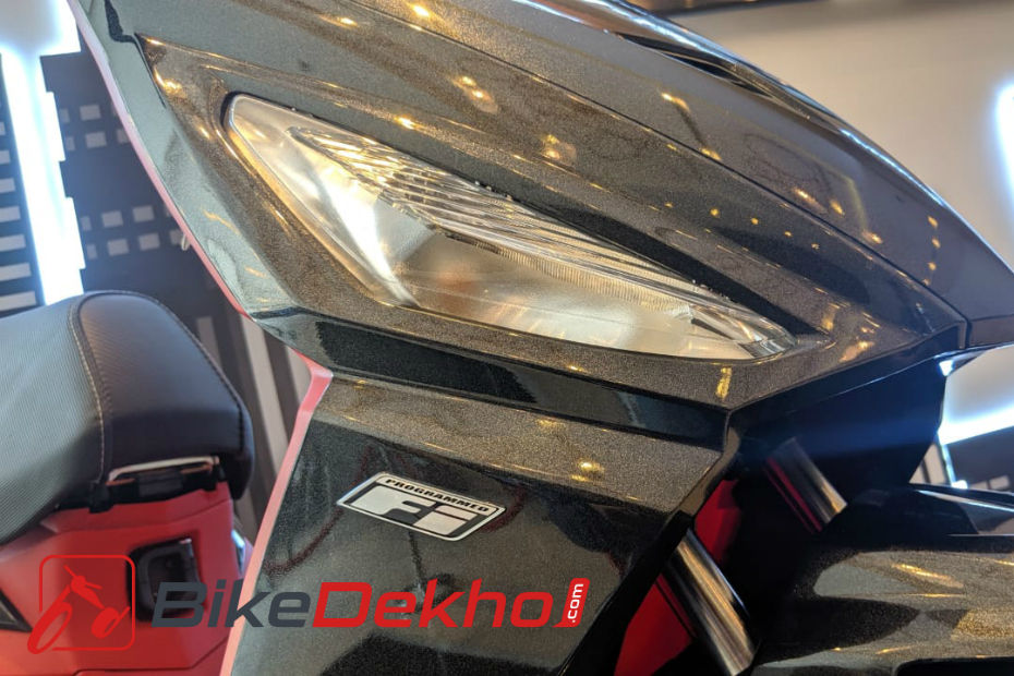 Hero Maestro Edge 125 detailed image gallery