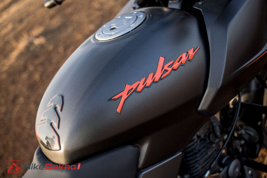 Bajaj Pulsar 180F Review Image Gallery