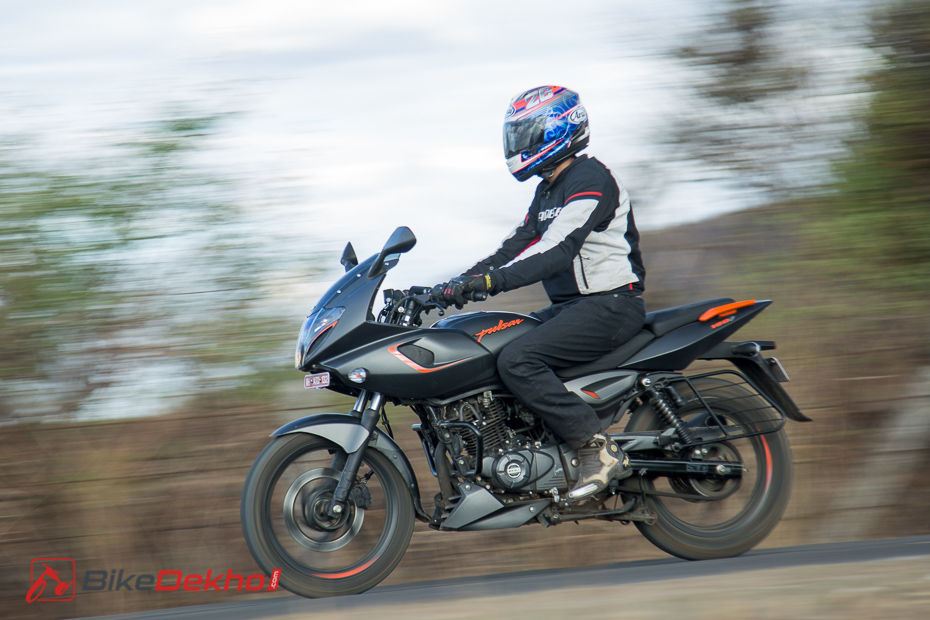 Bajaj Pulsar 180F Review Image Gallery