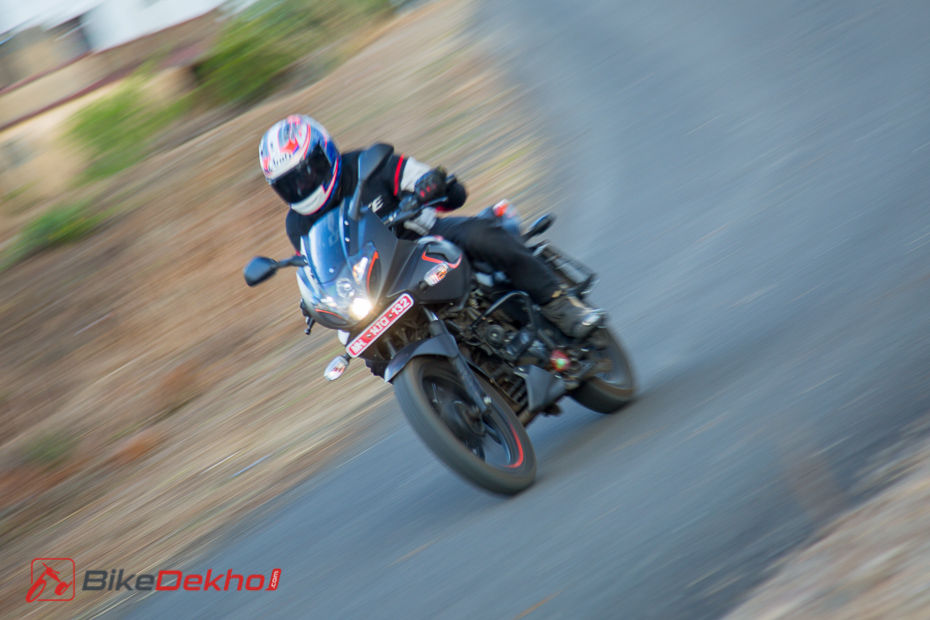 Bajaj Pulsar 180F Review Image Gallery